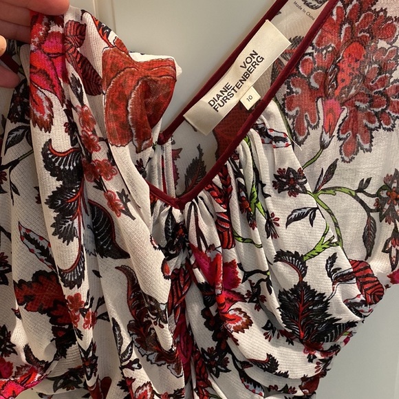 DVF floral gathered fitted king sleeve dress Size 10 - Picture 7 of 8